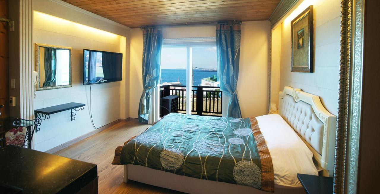 Elroman Pension Jeju Extérieur photo